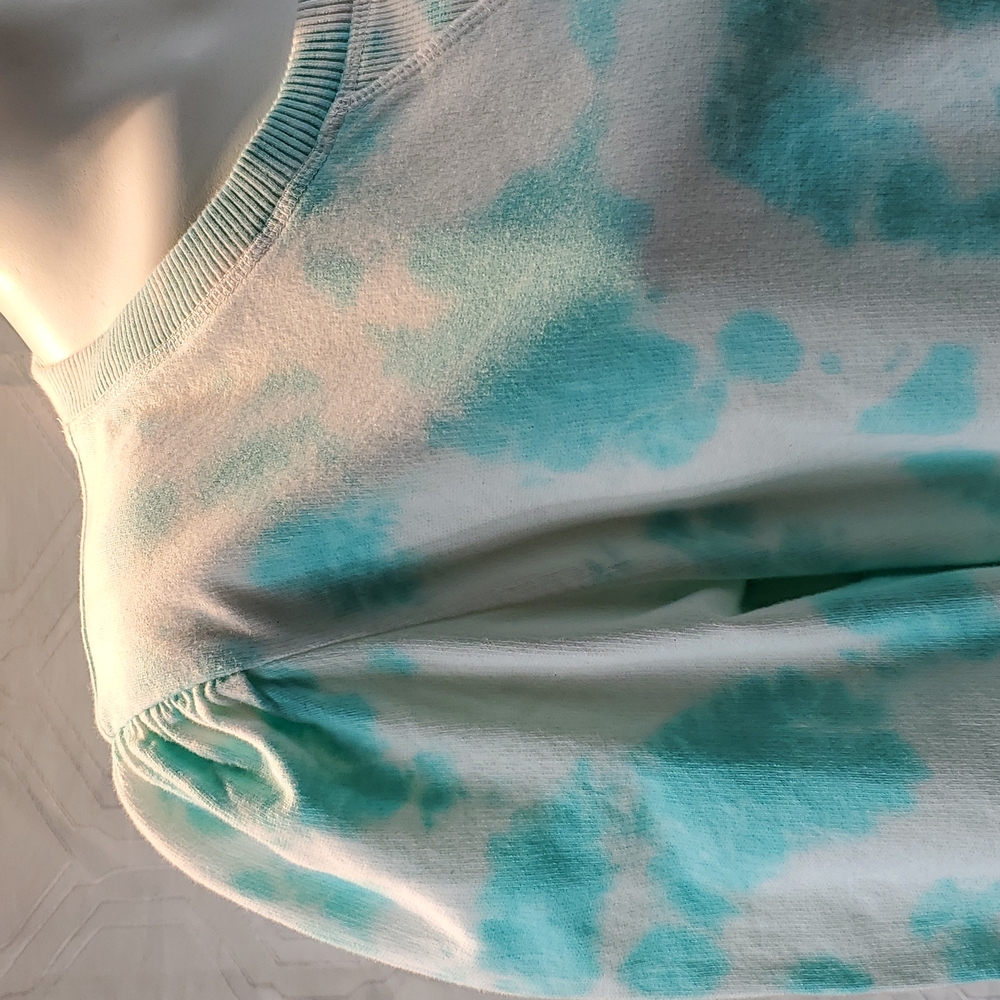DKNY Jean's Oasis Aqua blue Tie Dye Long sleeve Sweater size Large - Picture 3 of 9